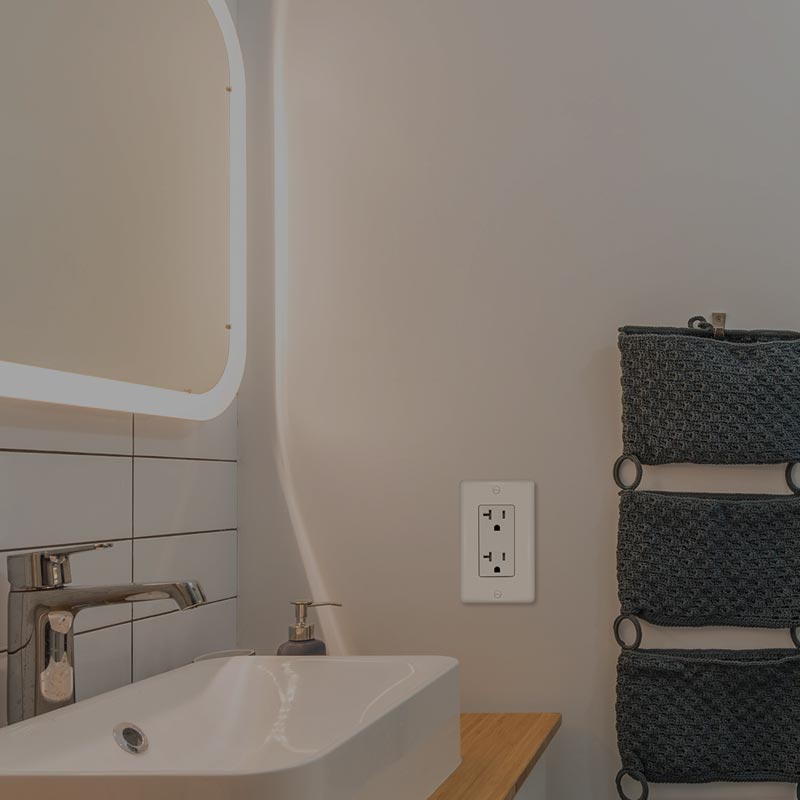 4 Receptacles Outlets